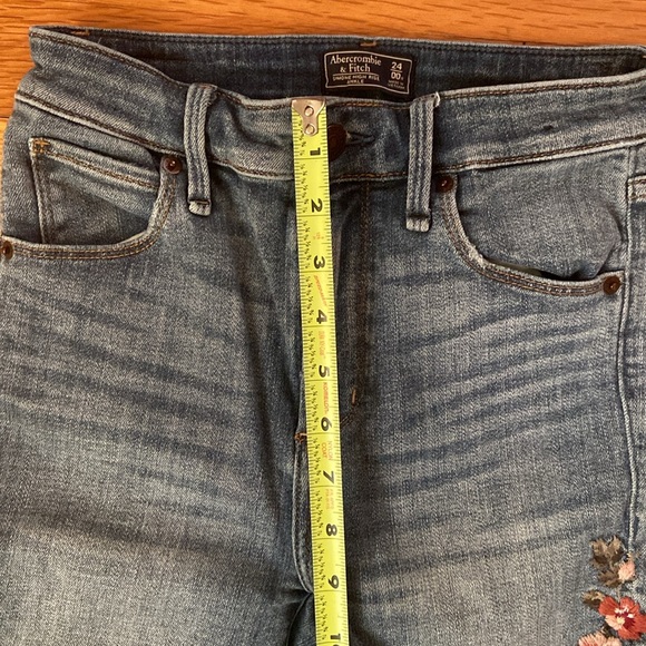 Abercrombie & Fitch “Simone” Distressed High Waist Embroidered Jeans - Picture 12 of 12